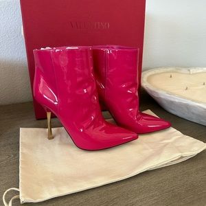 Valentino gorgeous ankle booties - 100% authentic